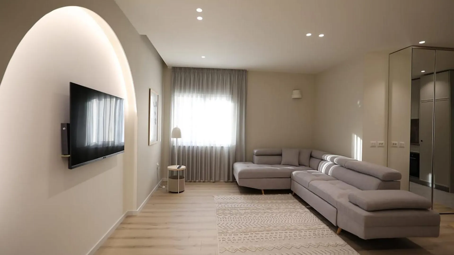 Arkle Apartment 4 Tirana 0*,